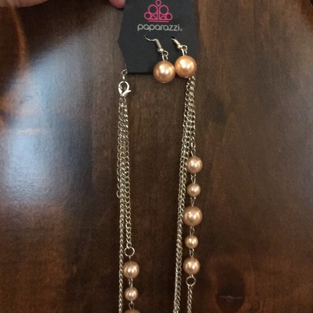 Paparazzi necklace and earring set BRAND NEW!!